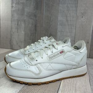 Reebok Classic Leather Women's Size 7.5 Casual Sneakers Gum Sole Low Top White